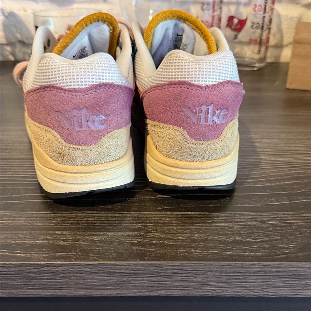 NEW RARE Nike Air Max 1 ‘87 PRM Tan Lines Running Shoes 
Women’s 9.5 - Picture 4 of 8
